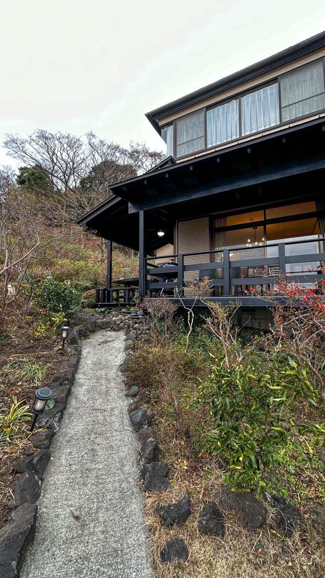 伊豆高原 温泉付別荘 Isana Mountain Villa Futo Екстериор снимка